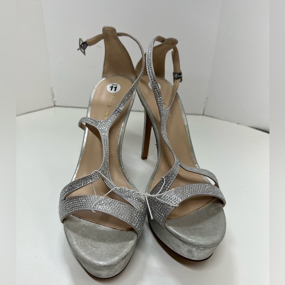 Pelle Moda Karisa High Heel in Silver Size 11 Women’s NEW Heels T-Strap Sparkly - Picture 4 of 13